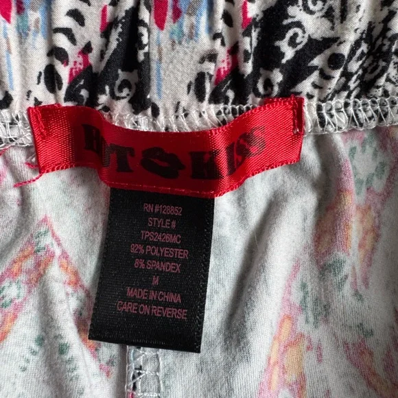 ✨Like New!😍Hot Kiss Black Aztec Multicolor Printed Shorts - Picture 6 of 6